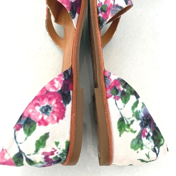 Franco Sarto women’s floral sandals. - Picture 4 of 7